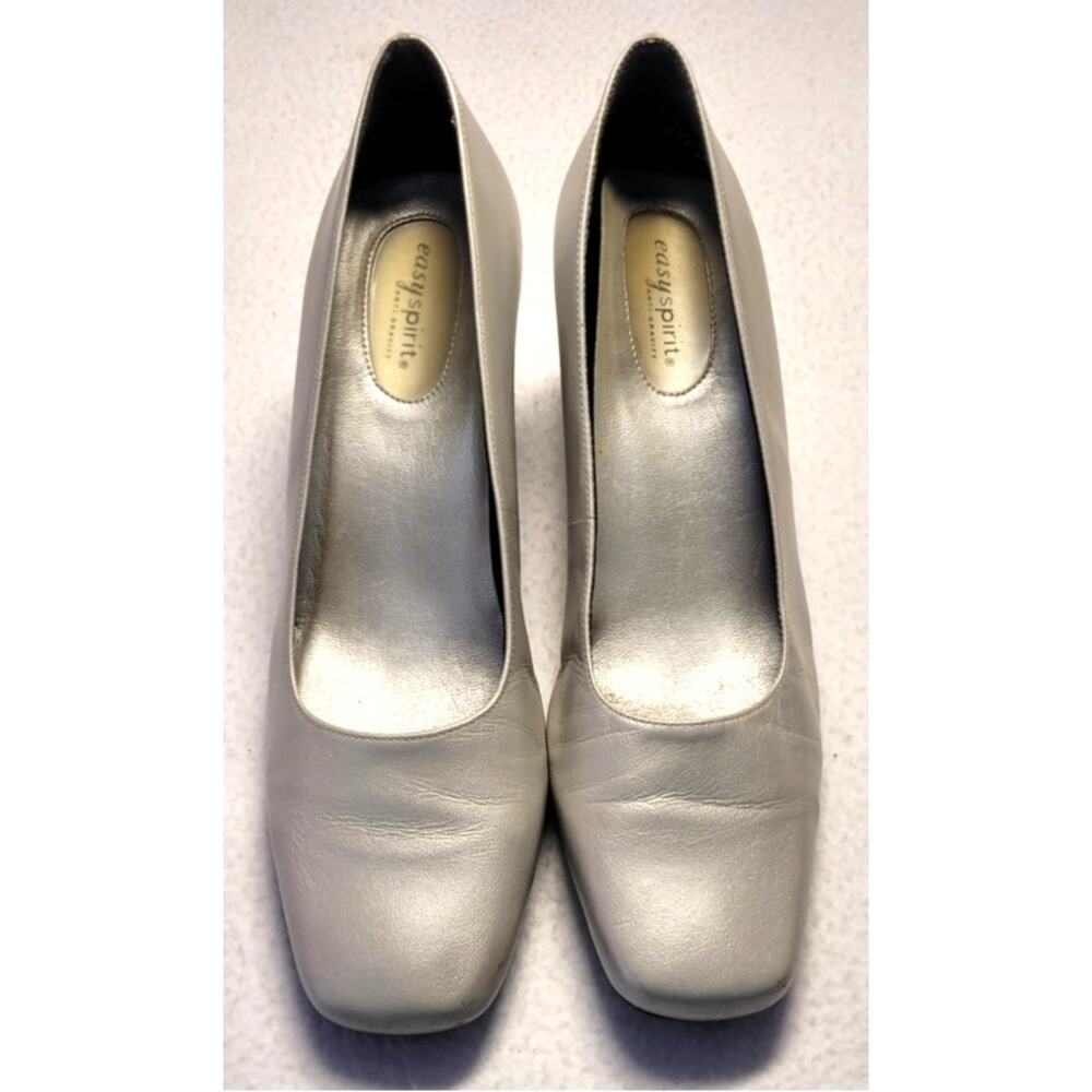 Easy Spirit Womens Silver Comfort Block Heels Pumps Fawn 7.5 B Anti Gravity